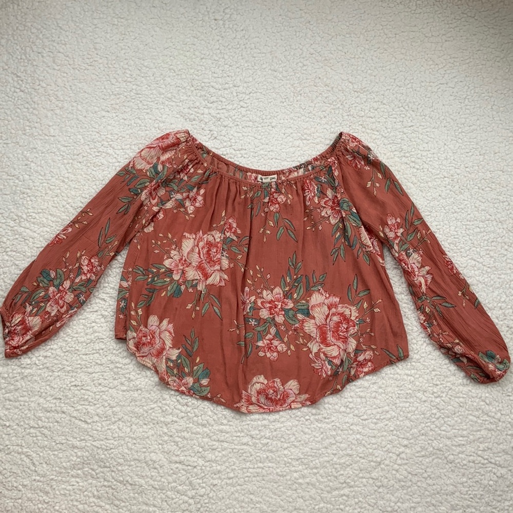 Billabong woman’s floral off the shoulder blouse M